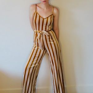 💛🧡 NWT Gold & White Velvet Jumpsuit Small